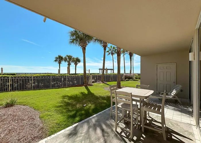 Holiday home Club C-103