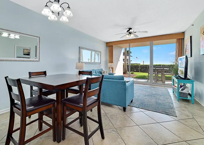 Holiday home Club C-103